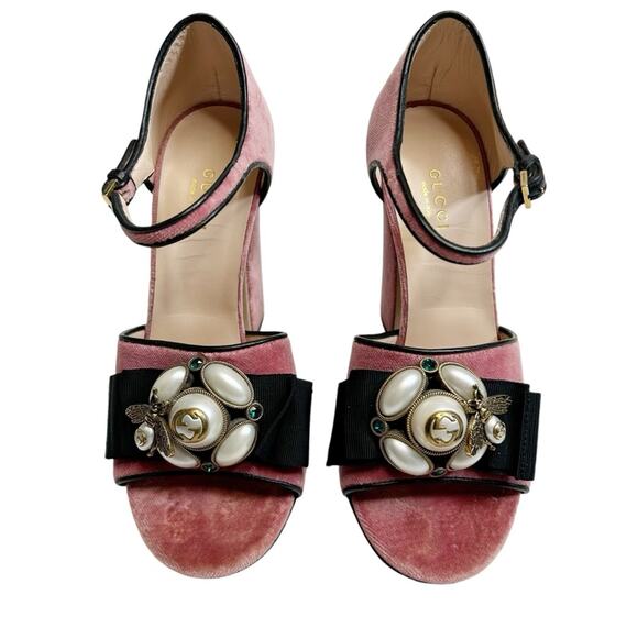 GUCCI Tibet Velvet Pearl Bee GG Embellished Heeled Sandals - Picture 2 of 12